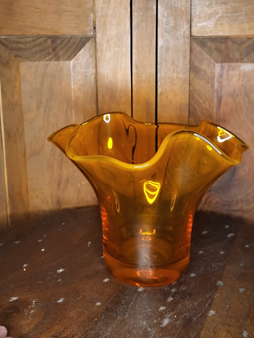 Amberina Glass Ruffle Vase - Picture 8 of 15